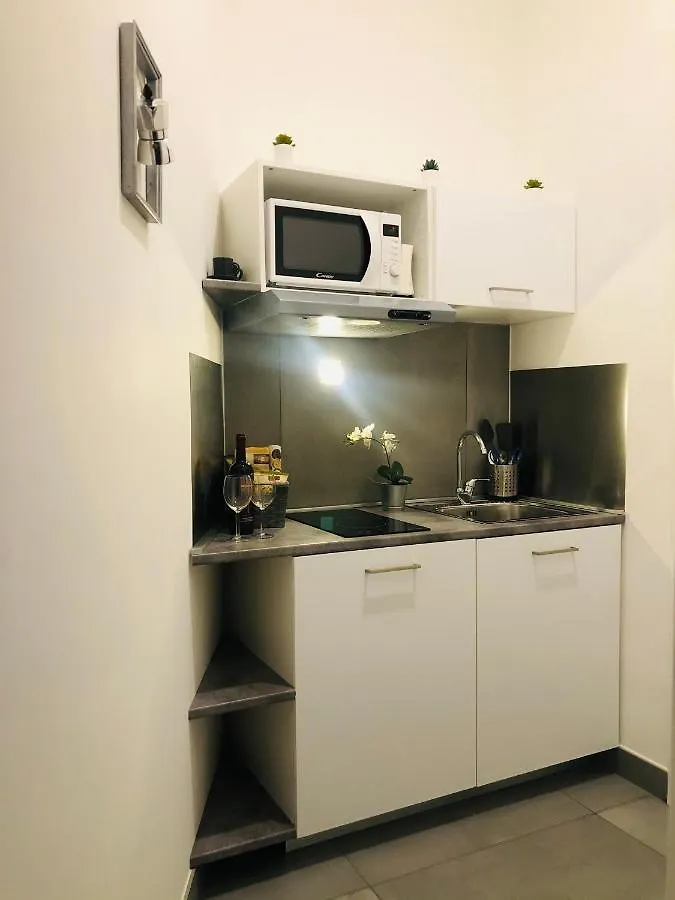 Vesucharme Suite Luxury Room Neapel 0*,
